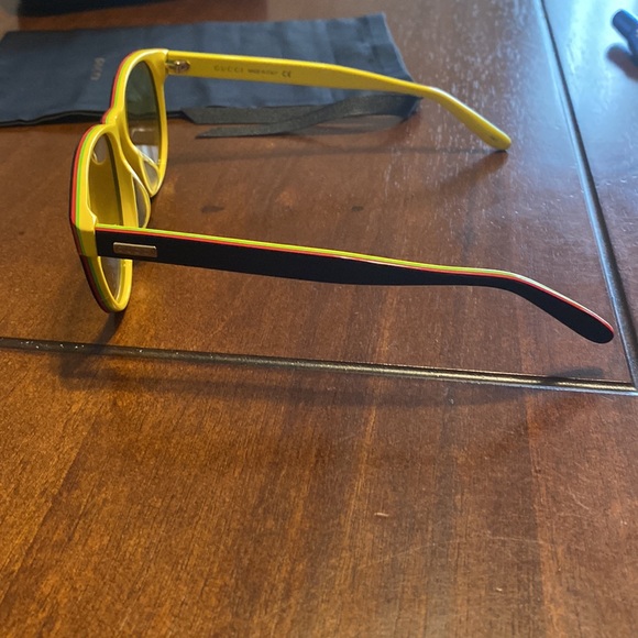 Gucci - Picture 2 of 4